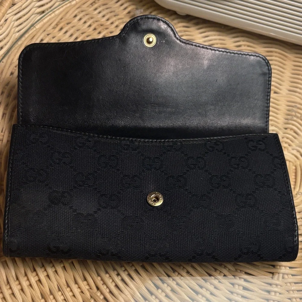 Gucci Black GG Canvas Continental Wallet with Gold Horsebit - Picture 3 of 16
